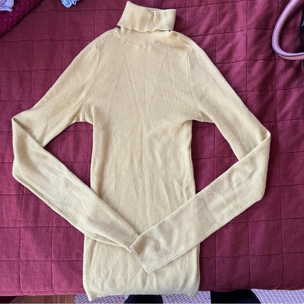 Chartreuse 100% Cashmere Turtleneck